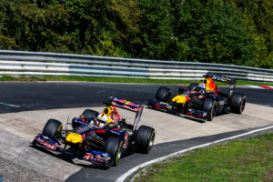 Einer der Höhepunkte des Wochenendes: Sebastian Vettel und David Coulthard fahren gemeinsam in ihren Formel-1-Boliden über die Nordschleife.